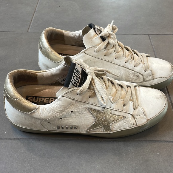 Golden Goose Superstar distressed sneakers with gold star and heel tab. Size 8 - Picture 3 of 9